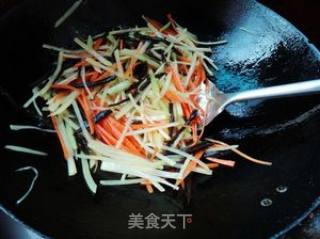 五彩土豆丝的做法步骤：6