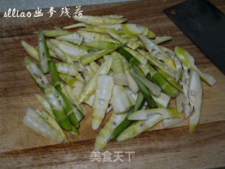 山林野味 平菇炒野笋的做法步骤：4