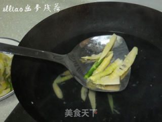 山林野味 平菇炒野笋的做法步骤：5