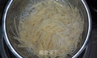 酸辣土豆丝的做法步骤：3