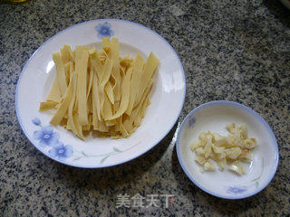 红苋菜炒千张的做法步骤：2