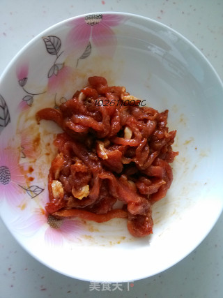 绿豆芽炒肉的做法步骤：1