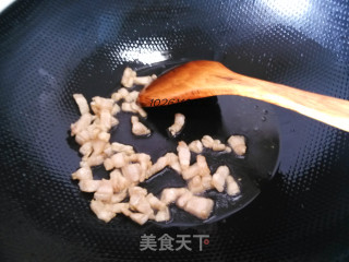 绿豆芽炒肉的做法步骤：4