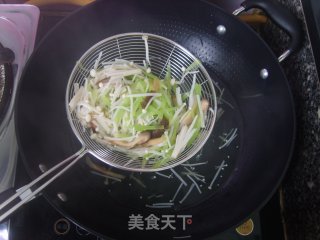 青笋金针菇汤的做法步骤：6