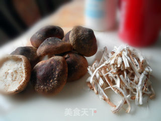 香菇烧土豆的做法步骤：2