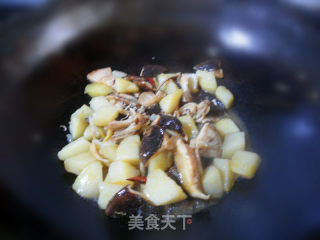 香菇烧土豆的做法步骤：6