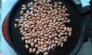 电饼铛版无油花生米的做法步骤：2