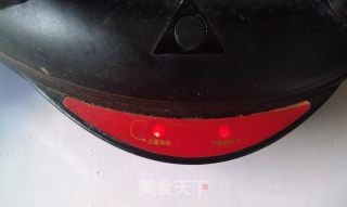 电饼铛版无油花生米的做法步骤：3