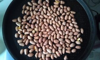 电饼铛版无油花生米的做法步骤：5