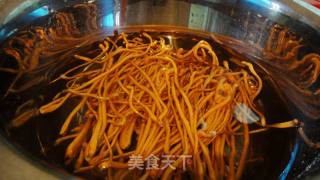 凉拌虫草花的做法步骤：2