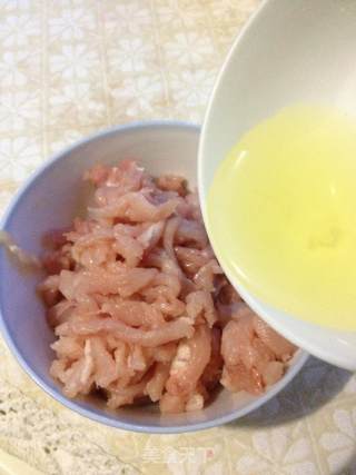京酱肉丝的做法步骤：1