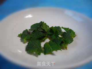 薄荷奶茶的做法步骤：2