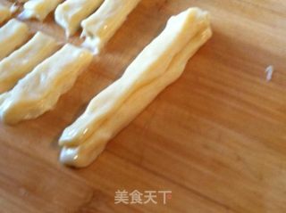 家庭自制油条，超容易的做法步骤：6