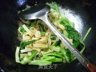 千张炒鸡毛菜的做法步骤：12