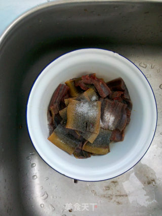 水煮鳝片的做法步骤：2