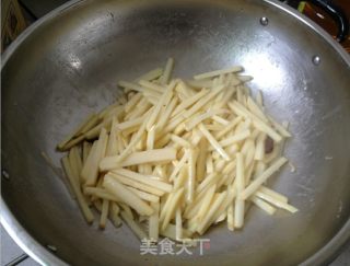 酸辣土豆丝的做法步骤：4