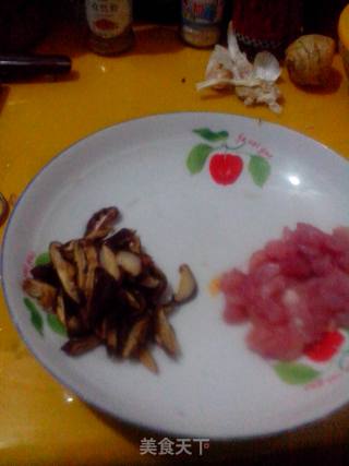 香菇肉丝鸭蛋汤的做法步骤：2