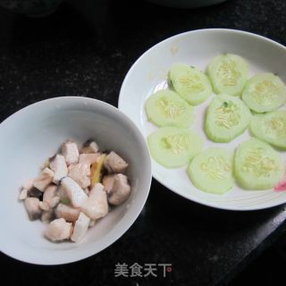 微波黄瓜鱼丁汤的做法步骤：5