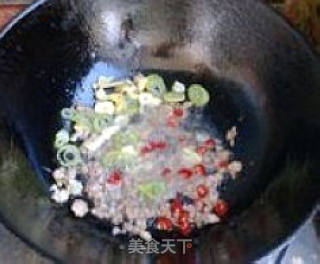 教你烹饪嫩绿多汁----〖干煸肉末四季豆〗的做法步骤：4