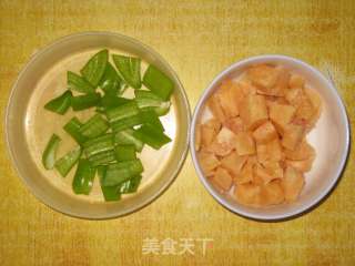 馒头炒鸡丁的做法步骤：3