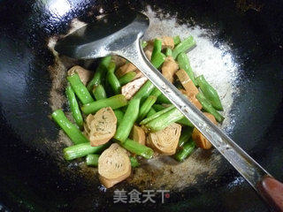 梅豆炒素香肠的做法步骤：12