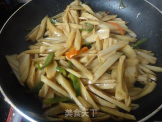 爽脆酸甜的--【糖醋藕条】的做法步骤：6