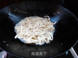 青椒炒平菇的做法步骤：6