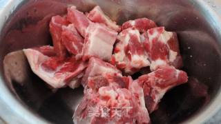 虫草花玉米排骨汤的做法步骤：1