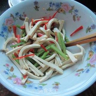 芹菜豆腐丝凉拌的做法步骤：4