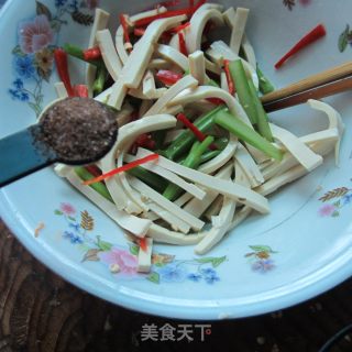 芹菜豆腐丝凉拌的做法步骤：5