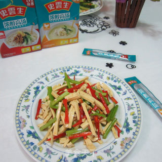 芹菜豆腐丝凉拌的做法步骤：8