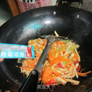 香芹萝卜豆腐丝的做法步骤：8