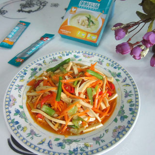 香芹萝卜豆腐丝的做法步骤：9