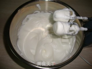 【巧克力奶油水果蛋糕】---夏天的味道的做法步骤：2