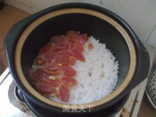 广式腊味煲仔饭的做法步骤：1