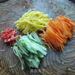 三丝凉拌的做法步骤：1