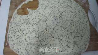 好看又好吃的小零嘴儿----双色芝麻焦叶儿的做法步骤：6