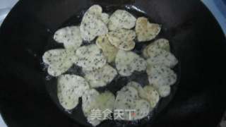 好看又好吃的小零嘴儿----双色芝麻焦叶儿的做法步骤：11