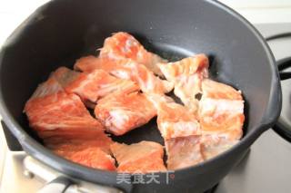 香煎三文鱼骨的做法步骤：4