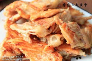 香煎三文鱼骨的做法步骤：7