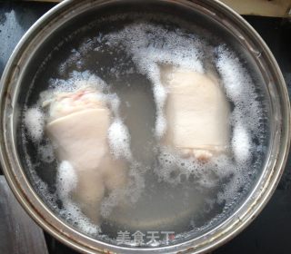 黑豆猪蹄汤的做法步骤：3