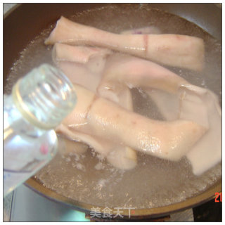 青叶碧玉*晶莹剔透-----水晶菠菜冻的做法步骤：1