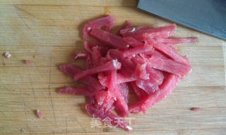 蒜苔炒肉的做法步骤：2