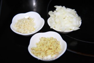 娘惹味香茅咖喱鸡的做法步骤：1