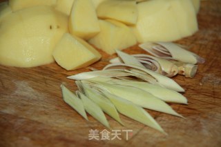 娘惹味香茅咖喱鸡的做法步骤：2