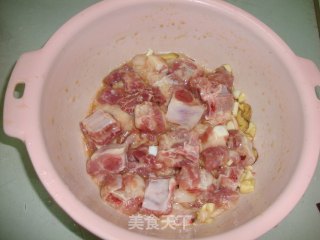 土豆焖排骨的做法步骤：2