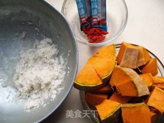 高汤南瓜枸杞粥的做法步骤：2