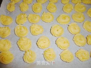【黄油曲奇饼干】—做烘培零失败的饼干的做法步骤：8