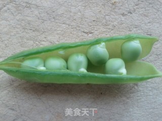 豌豆遇上小腊肉的做法步骤：2