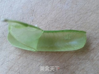 豌豆遇上小腊肉的做法步骤：3